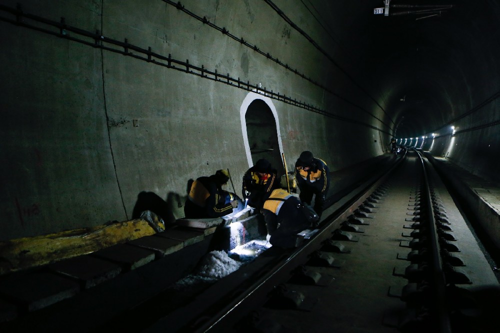 恒山铁路运营隧道病害现状